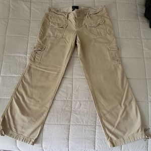 Vintage American Eagle Outfitters Khaki Cargo pants, size 10 Short